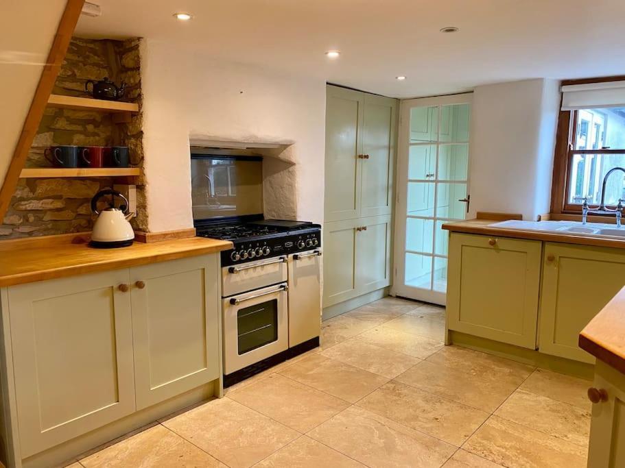 Cotswold Home Over 4 Floors - Perfect For Families Friends Contractors Chipping Norton Eksteriør billede